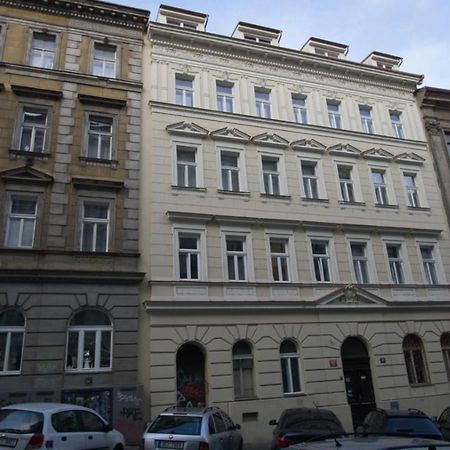 Apartment Continents Nearby Main Train And Bus Station Prague Exterior photo