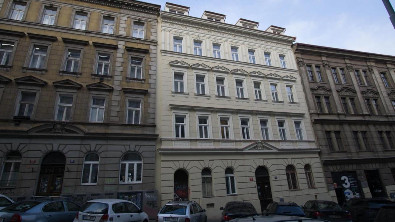 Apartment Continents Nearby Main Train And Bus Station Prague Exterior photo